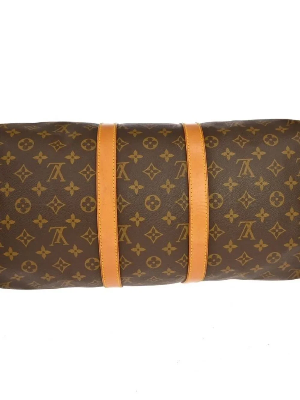 Louis Vuitton outside 	ab